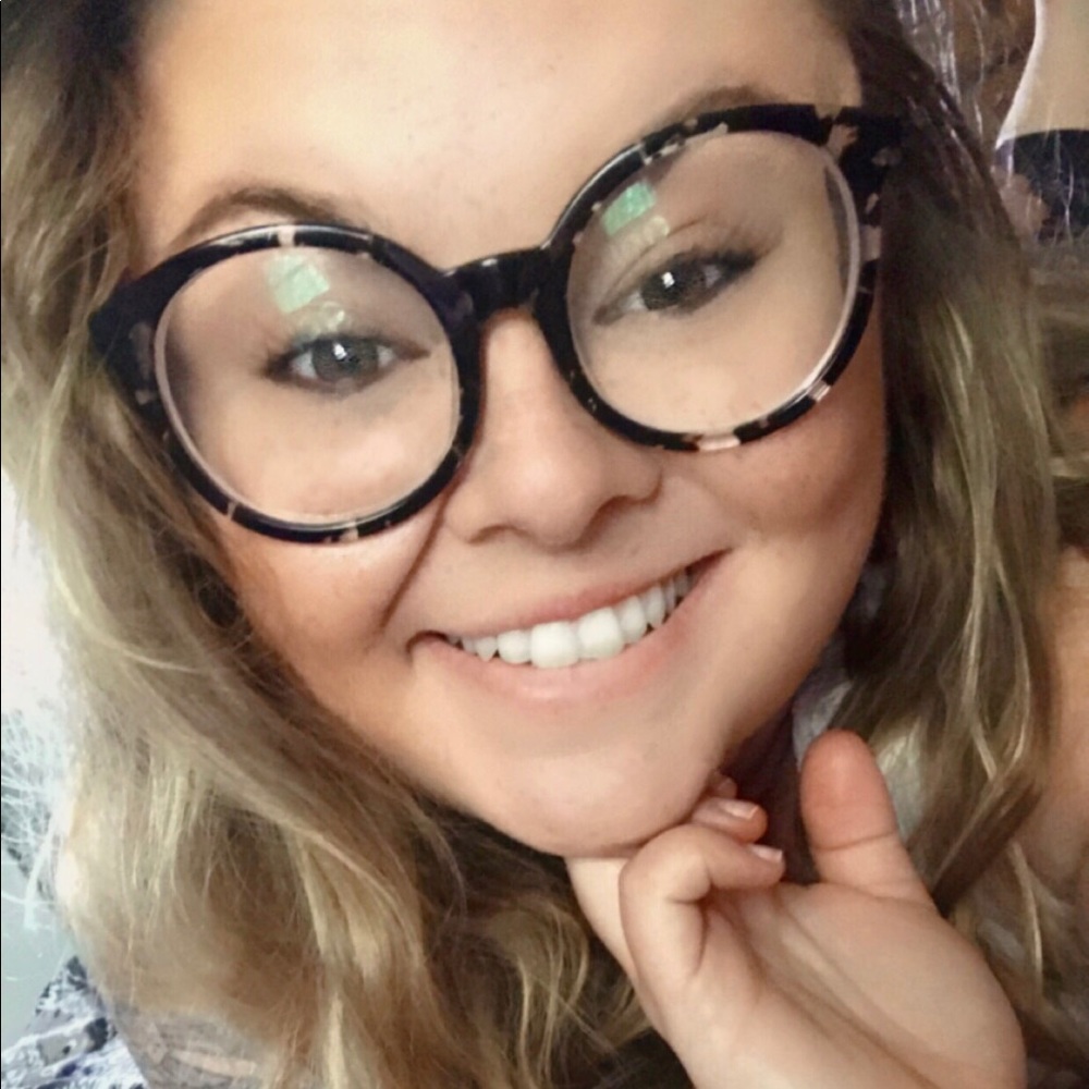 Meet your Posher, Anne